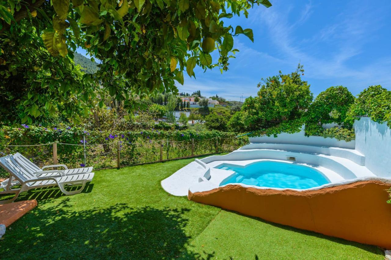 El Pilarillo Piscina Compartida * Alcaucin